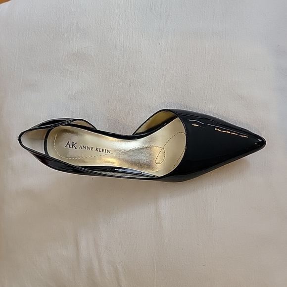 AK Anne Klein 3" heels, PU upper dsrk navy, patent style - Picture 2 of 9